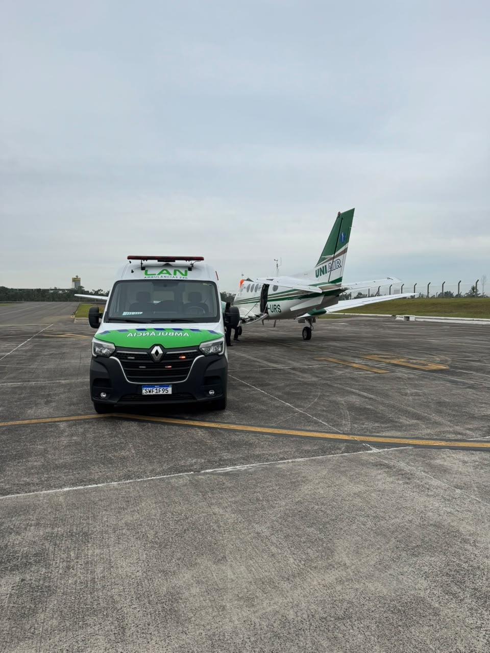 Ambulância LAN em remoção aeromédica — atendimento em Santa Catarina
